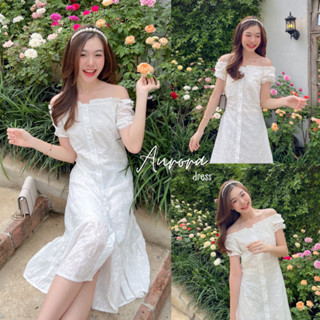 Aurora dress⁣⁣ พร้อมส่ง💫 เดรสสีขาวลายปักดอกไม้🕊️