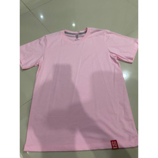 เสื้อยืด GQ สีชมพู Unisex