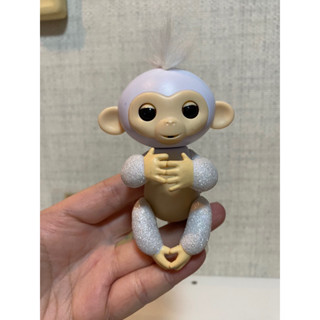 Monkey fingerlings 010 สีขาวกลิตเตอร์ มีเลอะบ้างค่ะ ของแท้ สภาพ97%