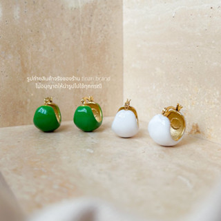 FAV TINARI 112 chunky gold hoops white green ต่างหูห่วง ขาว เขียว ชุดไปทะเล ชุดไปเที่ยว ชุดเซต ชุดเดรส