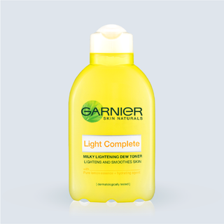 Garnier Light Complete Milky Lightening Dew Toner (150ml)โทนเนอร์ช่วยผลัดเซลล์ผิว สารสกัดบริสุทธิ์จากมะนาว