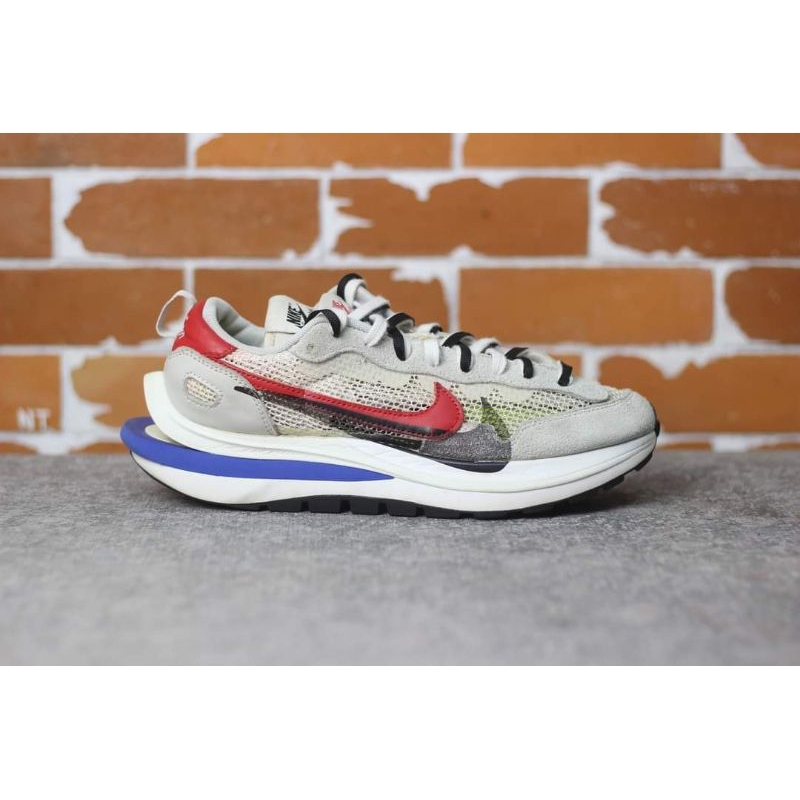 รองเท้า Sacai x Nike VaporWaffle 3.0                      Game Royal Sport Fuchsia มือสองแท้ 100%