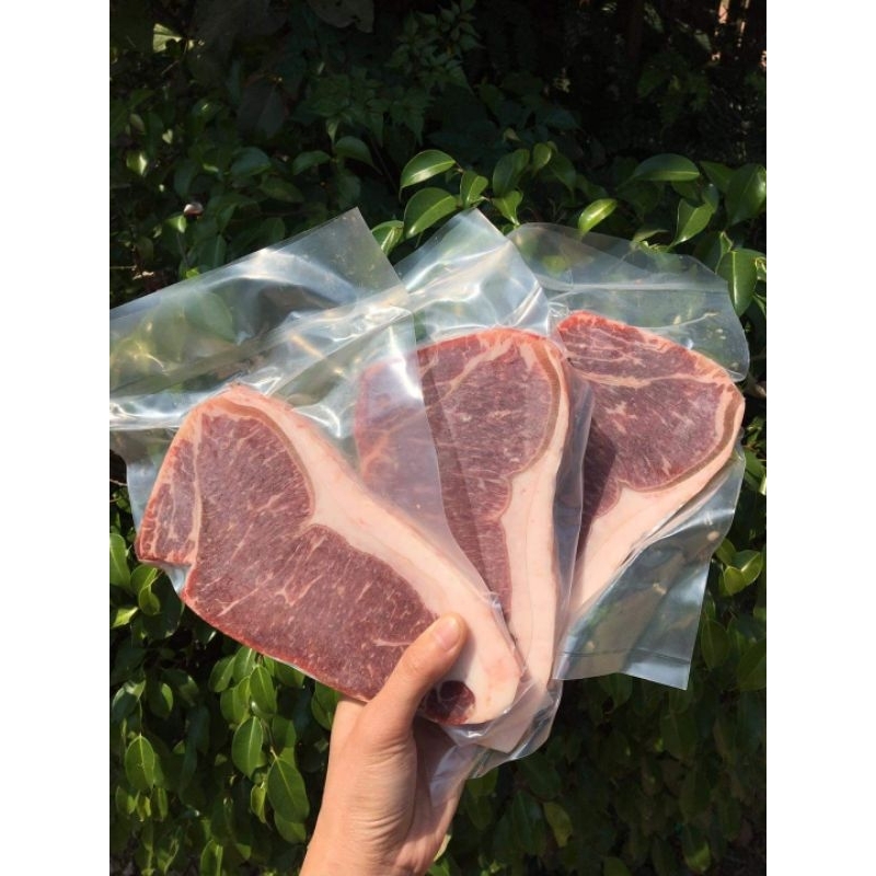 สันนอก ตัดสเต็ก โคขุนโพนยางคำ