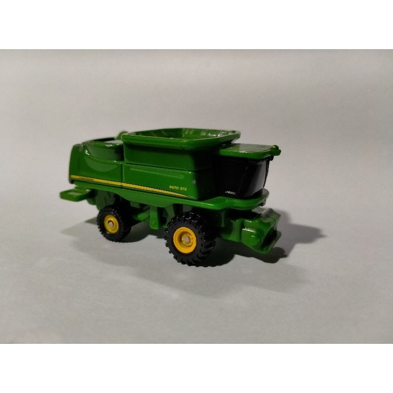 โมเดลรถเหล็ก TOMICA NO.28 John Deere 9670 STS 2012 S=1/174#มือสอง