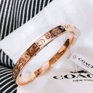 🌸✨กำไลข้อมือ Coach สีโรสโกล รุ่นยอดฮิตกำไลข้อมือ COACH SIGNATURE HINGED BANGLE ✨🌸