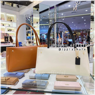 LYN กระเป๋าสะพายข้าง LYN รุ่น Gabriella Handbag  :   LL23CBS185 แท้จากชอป พร้อมอุปกรณ์