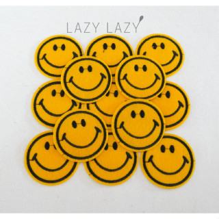 ตัวรีดติดเสื้อ ลายยิ้ม Smiley  แผ่นรีดเสื้อ DIY