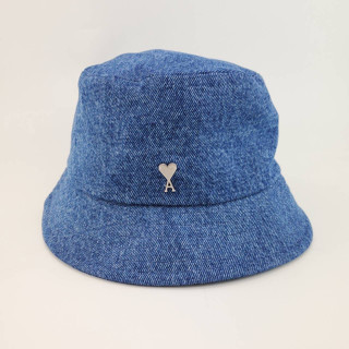 หมวกทรงบักเกต แบรนด์ Ami รุ่นlogo-plaque denim bucket hat สี Denim