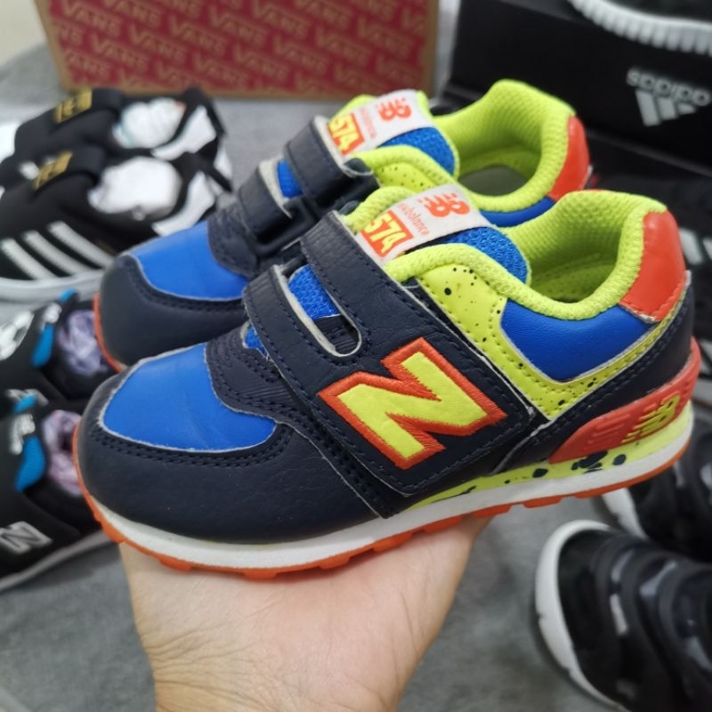 13-13.5 cm/รองเท้า​เด็ก​ New Balance 574 มือสอง​สภาพ​ดี​