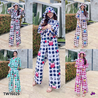 TwinsShopVip💗พร้อมส่ง TW16029 Set 4 ชิ้น เสื้อครอปแขนพอง+กางเกงขายาว+หมวกบัคเกต+ยางมัดผม ลายจุดใหญ่