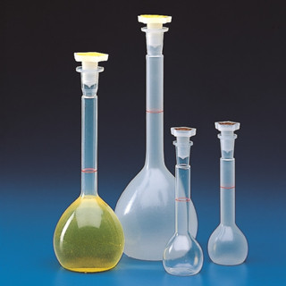 ขวดวัดปริมาตร พลาสติก (Volumetric Flask with screw cap, PP) ยี่ห้อ Kartell