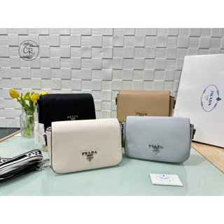 กระเป๋าสะพายข้าง Prada 🩷