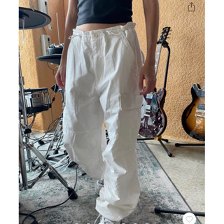 พรีออเดอร์ PREORDER Brandy Melville Kim Cargo Parachute Pants กางเกงคาร์โก้ (Black/White)