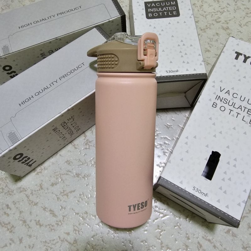 แก้วเก็บความเย็น TYESO สีชมพู แก้วมีหูจับ กดเปิดได้ ไม่มีน้ำเกาะ ไม่มีไอน้ำ เก็บความเย็นได้ เก็บความ