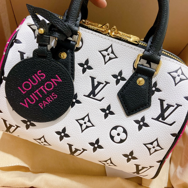 Like new กระเป๋า  LV Speedy 20 แท้