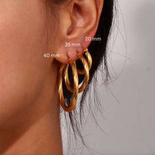 Escapism hoop earrings / มี 3 ขนาด / stainless 18k gold plated