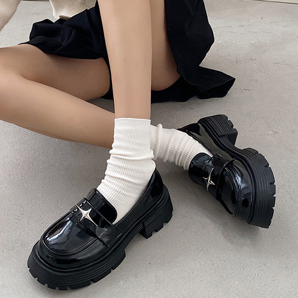 OhBlablaShoes พร้อมส่ง รองเท้าคัชชู หุ้มส้น แต่งดาววิ้ง สีดำเงา (Black.gloss)
