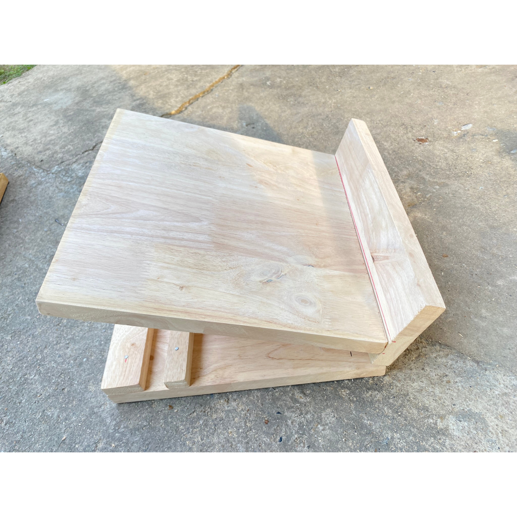 เก้าอี้ไม้ยืนคลายเส้น แท่นไม้คลายเส้นไม้ฉำฉาแผ่นเดียวหนา1นิ้ว ขนาดใหญ่ 30 * 30 CM. - รูปที่ 2