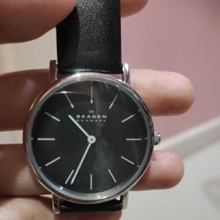 นาฬิกาข้อมือ ผู้ชาย สายหนังแท้ Skagen Denmark watch จาก เดนมาร์ก  มือสอง