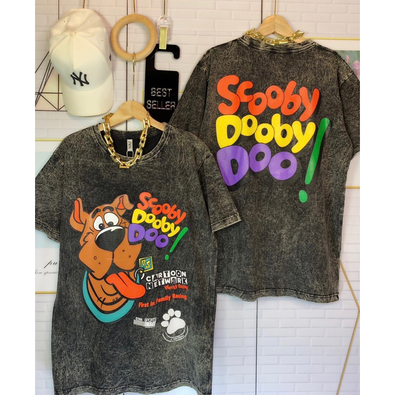 พร้อมส่ง เสื้อยืดโอเว่อร์ไซต์ผ้าฟอก ลายสกุปปี้ดู ซาร่า