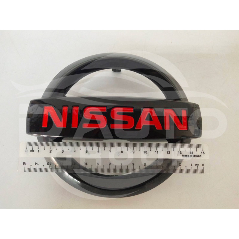 โลโก้ติดกระจังหน้า สีดำอักษรแดง NISSAN NAVARA NP300 , PRO4X,2X , TERRA (ของแท้ 100%) 62890-4JA3A