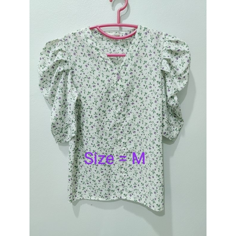 เสื้อสวยจากร้าน SV Lovey Shop ไซส์ m หน้าผ้า 36" ดอกม่วง