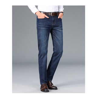 กางเกงยีนส์ผู้ชายทรงขากระบอกเล็ก เนื้อผ้ายืดสีพื้นสไตล์เกาหล…