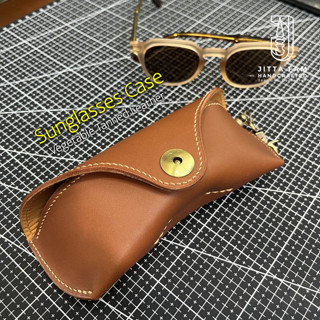 กระเป๋าใส่แว่นหนังแท้ สลักชื่อ Personalized Leather Sunglass case