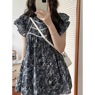 💙✨ เดรสดอกจิ๋วโทนฟ้า-กรม สวยหรู  ดีเทลเดรสแขนระบาย คอตั้งมีกระดุมหลัง แต่งลูกไม้ลายฉลุ