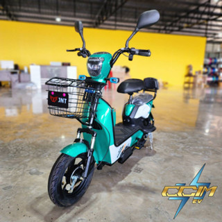 รถไฟฟ้า CCM EV A8000 สีเขียวปีกแมงทับ