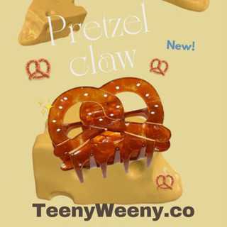 PRE- กิ๊บหนีบผม Pretzel claw 🥨〰️teenyweeny.co กิ๊บหนีบผมรูปขนมเพรทเซล น่ารัก มี2ขนาด มีตัวลอคกันสนิม พร้อมส่งในไทย