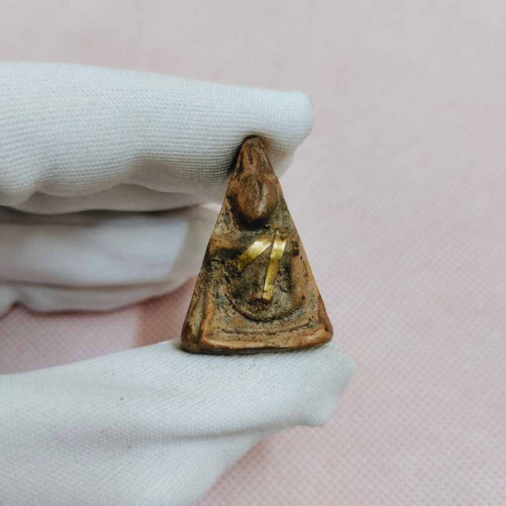 พระนางพญาบ่อทองคำ กรุวัดบ่อทองคำ จ.พิษณุโลก สภาพสวยงาม