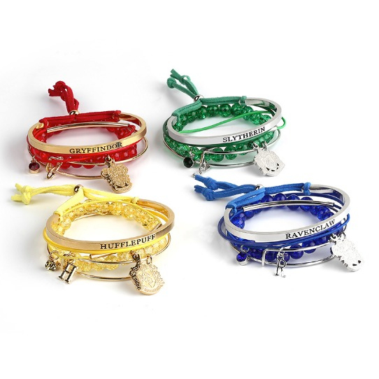 พร้อมส่ง     สร้อยข้อมือ 5 ชิ้น จากบ้านทั้ง 4 จากหนัง แฮร์รี่ พอตเตอร์ Harry Potter หรูหรา ดูดีมีระดับมาก