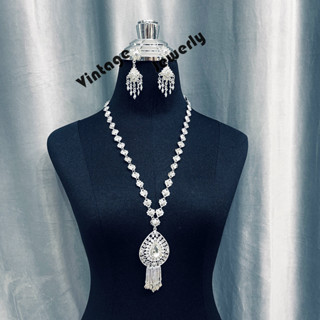 Vintage jewelryขายราคาต่ำรวมทั้งสร้อยคอและต่างหูหนีบเครื่องประดับไทย เครื่องประดับชุดไทยประยุกต์ ดอกกุหลาบสีทอง