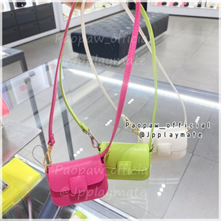 CHARLES &amp; KEITH กระเป๋าสะพาย รุ่น Micro Koa Square Push-Lock Bag CK6-30681070-1 พร้อม ถุงผ้า และถุงกระดาษ