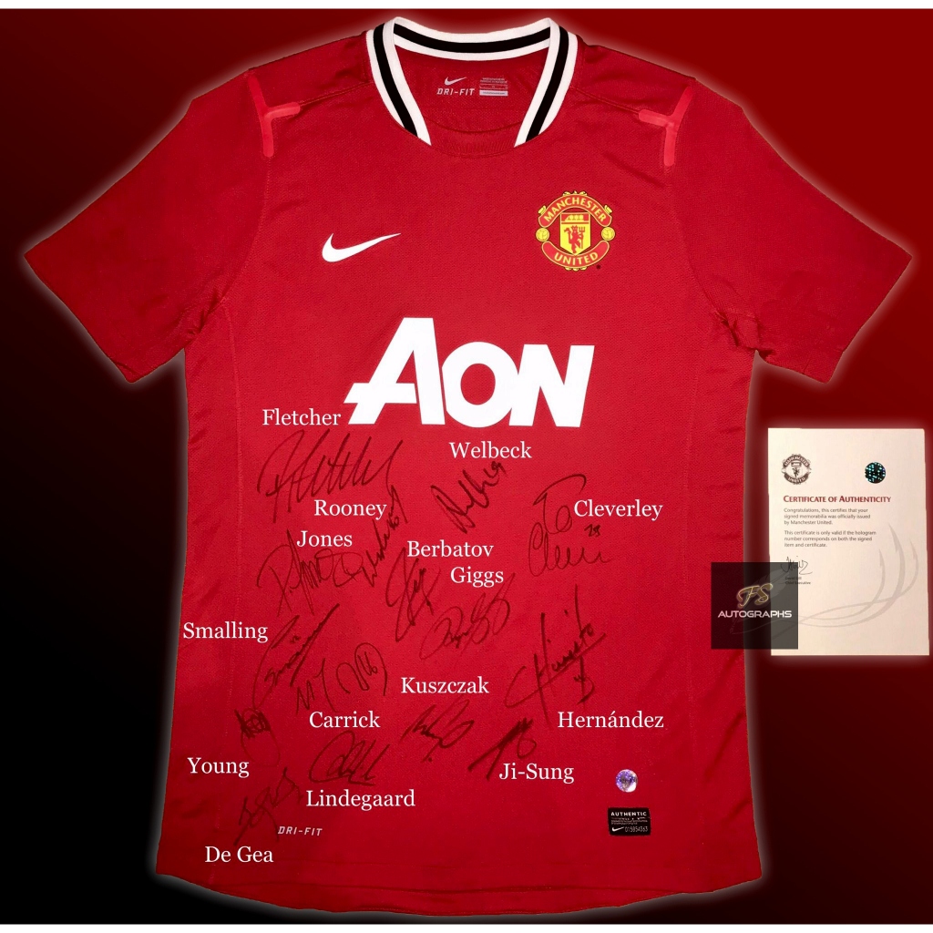 เสื้อเหย้าของแท้ Player Manchester United 2011/2012 พร้อมลายเซ็นรวม 15 นักเตะ