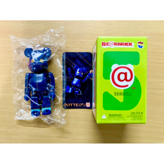 ฟิกเกอร์ bearbrick 100% Series 5 : Blue Denim (Pattern) (มีการ์ด+กล่องครบ) ของญี่ปุ่นแท้💯(งาน Medicom toy)