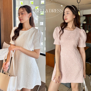 🩰🕊️Bella dress เดรสสั้นคอกลม ลายนูนดอกไม้💗🤍