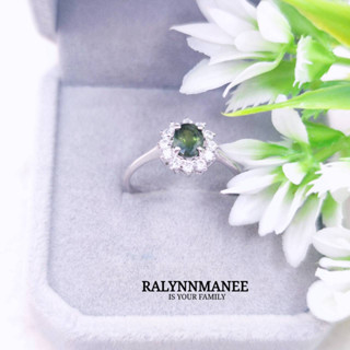 S6404 แหวนพลอยเขียวส่องแท้  ( Green sapphire ) ตัวเรือนเงินแท้ 925 ชุบทองคำขาว มีไซส์ 53 แก้ไซส์ฟรี