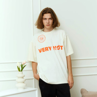 "VERY HOT” คอฟิต กึ่ง Oversize Cotton 100% Unisex