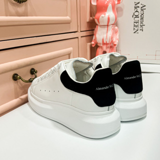 รองเท้าAlexander MCQueen Sneaker  สีสะท้อนแสง-