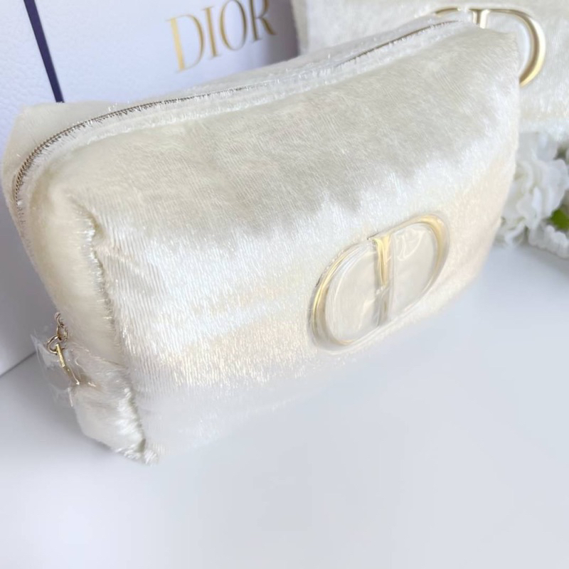 Dior Cosmetic Pouch Bag - กระเป๋าทรงสี่เหลี่ยมหมอน เลื่อมขาว