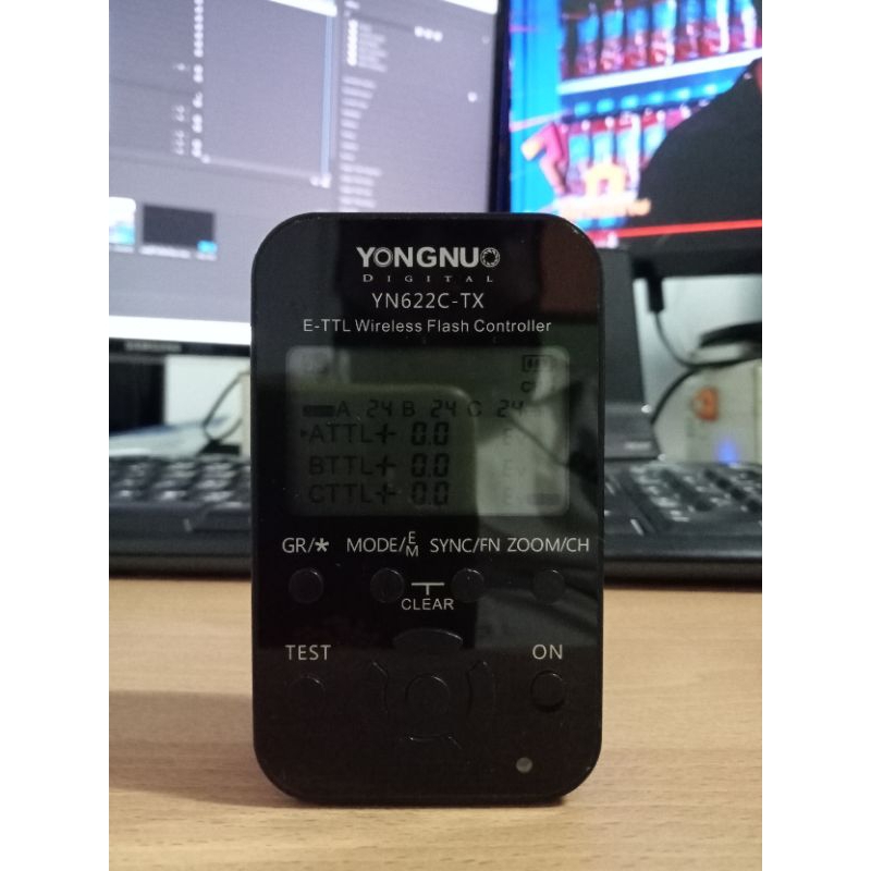 ไวเลสสั่งงานแฟลชแบบไร้สายYongnuoรุ่นYN-622C