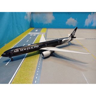 XX20157E 1:200 Air New Zealand B777-300ER "ALL BLACKS" ZK-OKQ