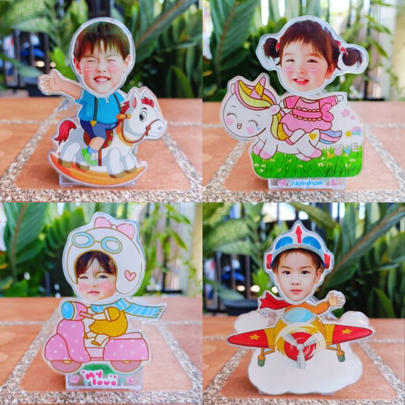 สแตนดี้อะคริลิคหัวดุ๊กดิ๊ก standy acrylic หัวดุ๊กดิ๊ก ป้ายสแตนดี้หัวดุ๊กดิ๊ก หน้ารถ ขนาดใหญ่ (เปลี่ยนรูป หรือ หัวได้ )