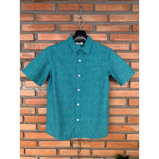 เสื้อเชิ้ตแขนสั้นสีเขียวลายสีขาว Old Navy Size M อก 32" เอว 32" ยาว 22" ไหล่ 14.5"