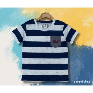 เสื้อยืดเด็กคอกลม ลายขวาง มีกระเป๋าด้านหน้า ปักลาย เนื้อผ้าดี ผ้านิ่ม ใส่สบาย
