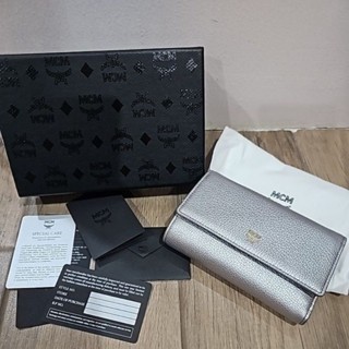 กระเป๋าสตางค์ MCM 3 พับ ใบกลาง (มือ1) สีเงินเทา silver/ ash grey MCM WALLET