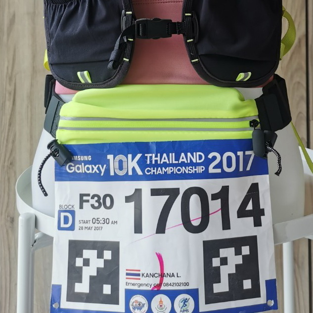 กระเป๋าคาดเอววิ่ง มีสายติดเบอร์วิ่งและช่องใส่เจล 4 ช่อง ไม่เด้ง ติด bib ได้