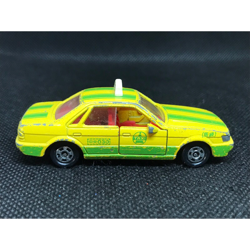 🔵🔵Tomica Nissan BLUEBIRD TAXI ปี 1988 made in Japan 🇯🇵